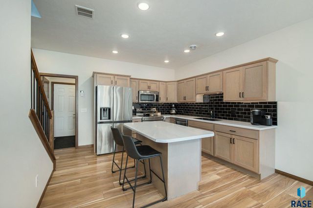 6146 S Alki Pl Place, Sioux Falls, SD 57108