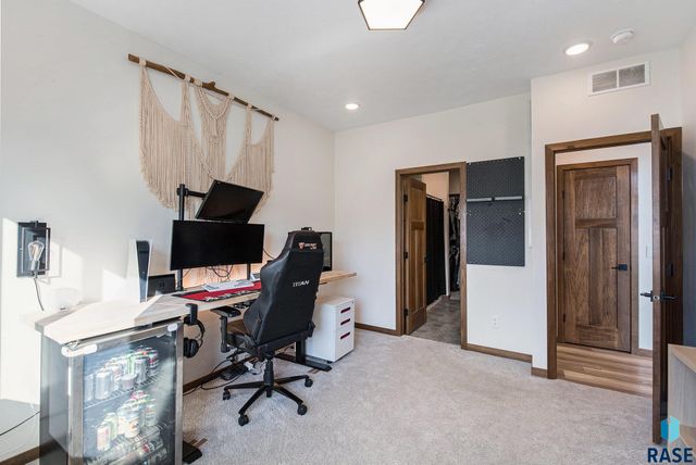 6146 S Alki Pl Place, Sioux Falls, SD 57108