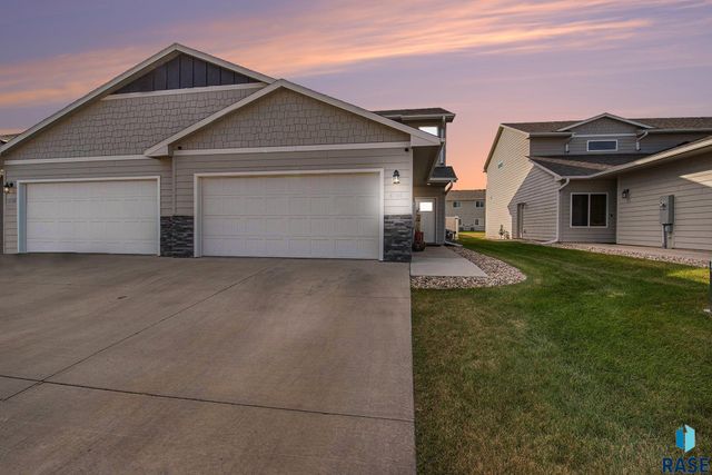 6146 S Alki Pl Place, Sioux Falls, SD 57108