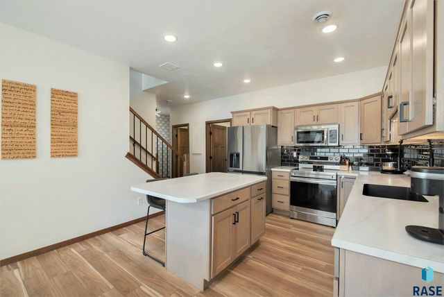 6146 S Alki Pl Place, Sioux Falls, SD 57108