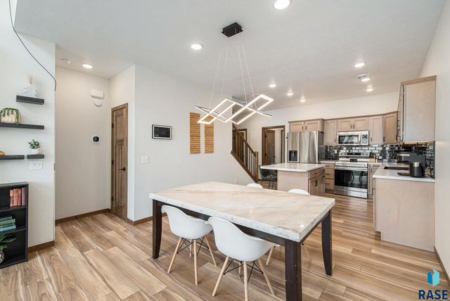 6146 S Alki Pl Place, Sioux Falls, SD 57108