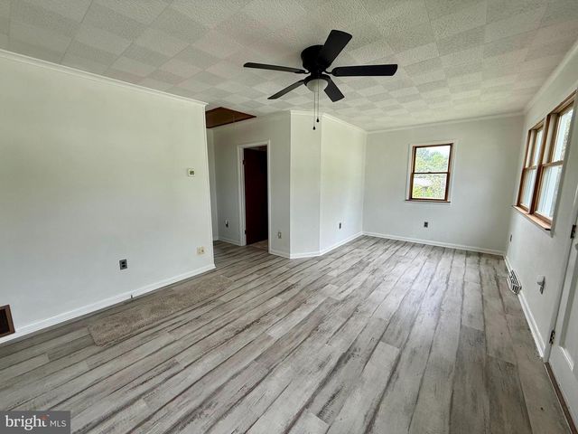 29 ELM AVE, Temple, PA 19560