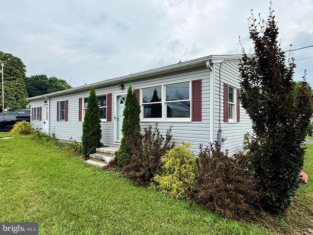 29 ELM AVE, Temple, PA 19560