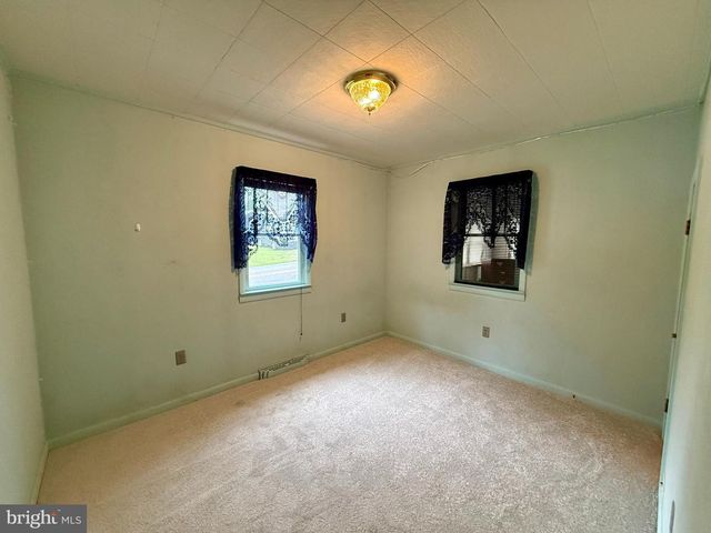 29 ELM AVE, Temple, PA 19560