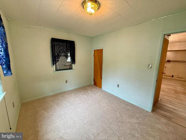 29 ELM AVE, Temple, PA 19560