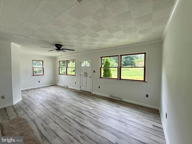 29 ELM AVE, Temple, PA 19560