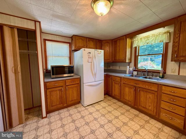 29 ELM AVE, Temple, PA 19560