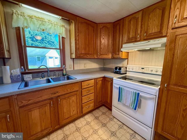 29 ELM AVE, Temple, PA 19560