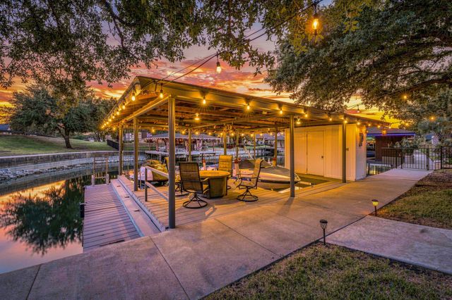 1211 Mallard Way, Granbury, TX 76048