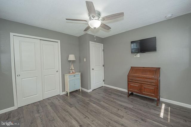 10 W SHORE DR, Southampton, NJ 08088