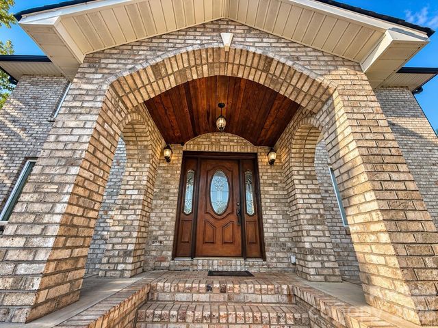 5980 Willowbottom Road, Hickory, NC 28602