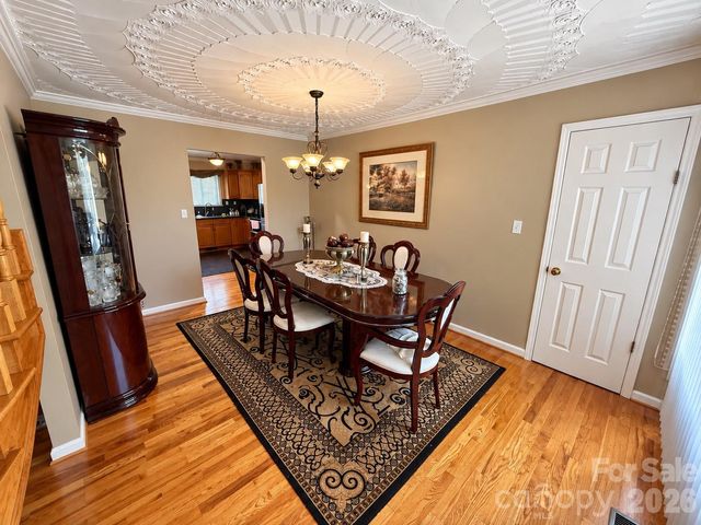 5980 Willowbottom Road, Hickory, NC 28602