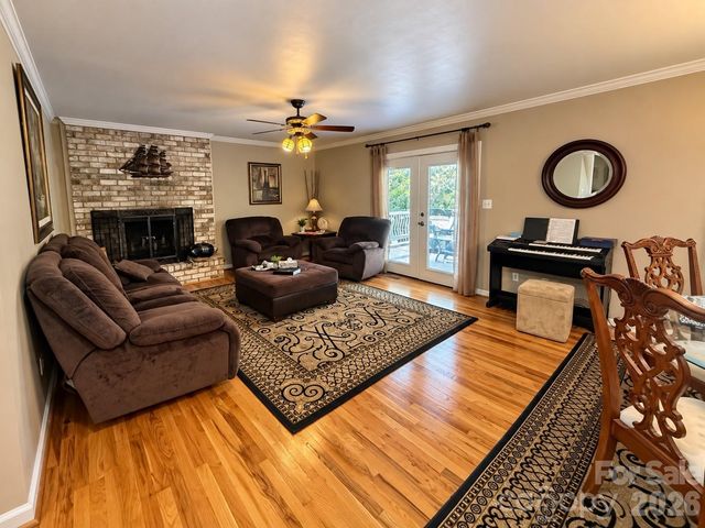 5980 Willowbottom Road, Hickory, NC 28602