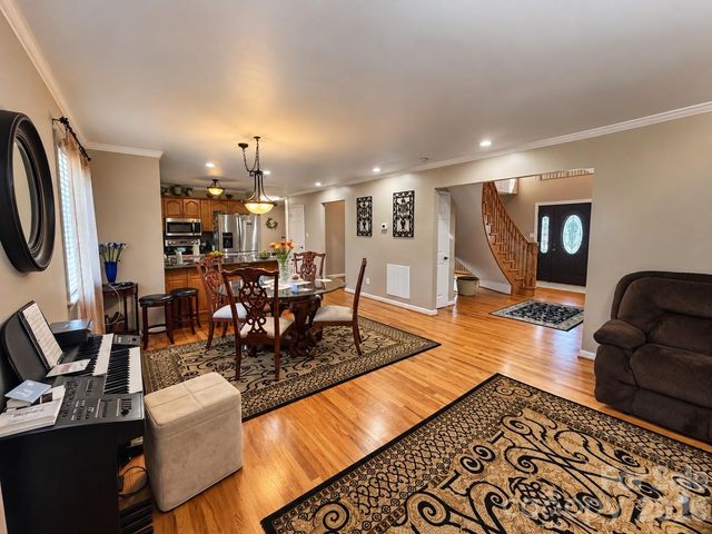 5980 Willowbottom Road, Hickory, NC 28602