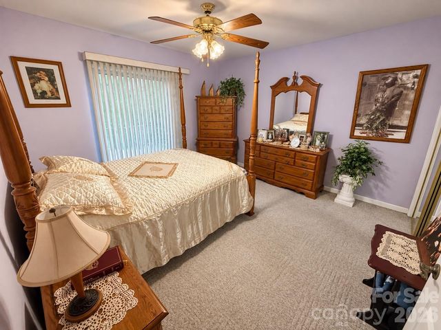 5980 Willowbottom Road, Hickory, NC 28602