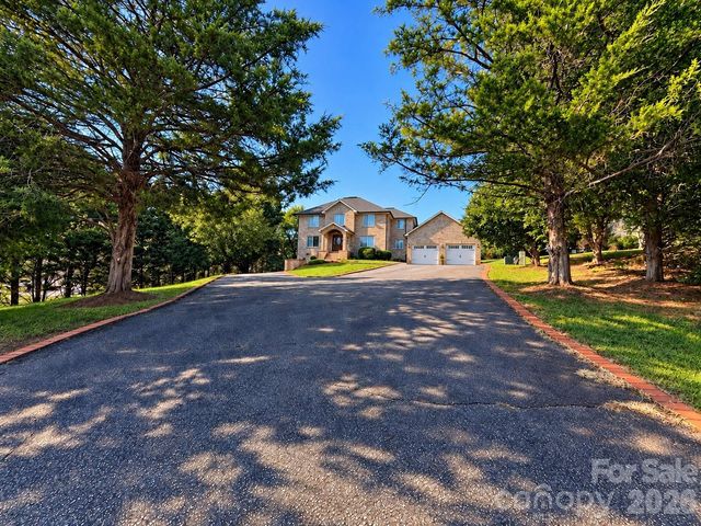 5980 Willowbottom Road, Hickory, NC 28602