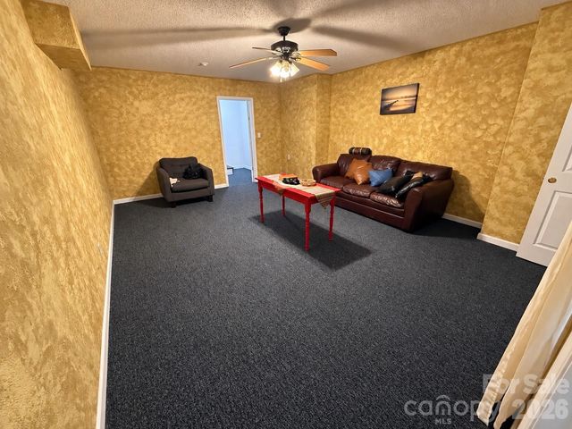 5980 Willowbottom Road, Hickory, NC 28602