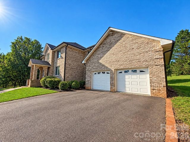 5980 Willowbottom Road, Hickory, NC 28602