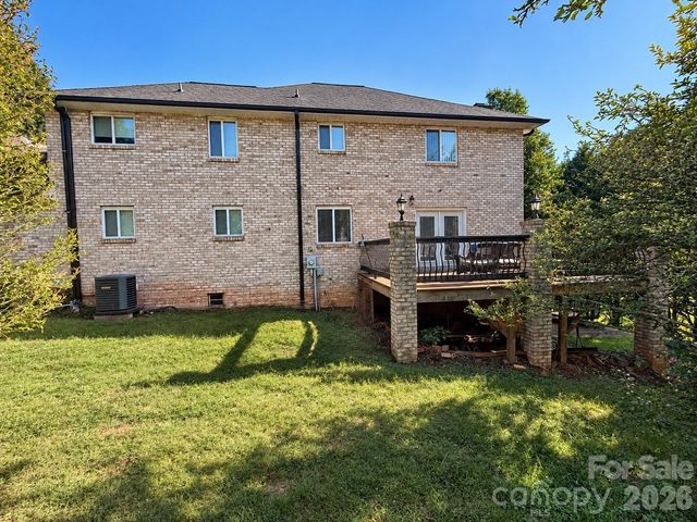 5980 Willowbottom Road, Hickory, NC 28602