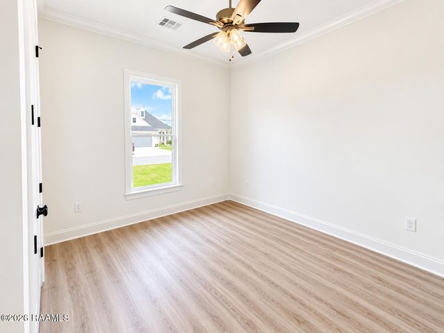 111 Fountain Mdw Drive, Broussard, LA 70518