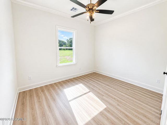 111 Fountain Mdw Drive, Broussard, LA 70518