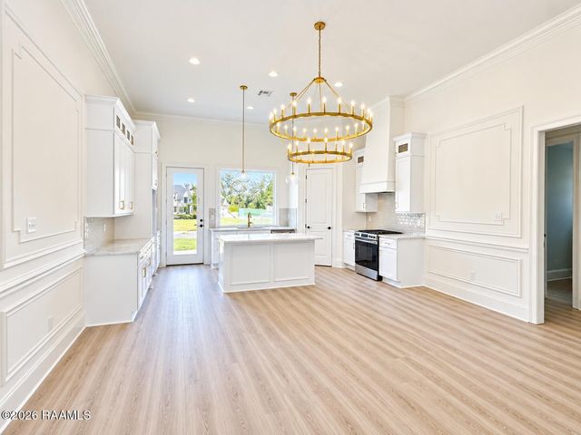 111 Fountain Mdw Drive, Broussard, LA 70518