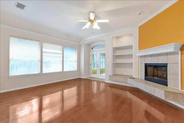 9237 La Siesta BND, Austin, TX 78749