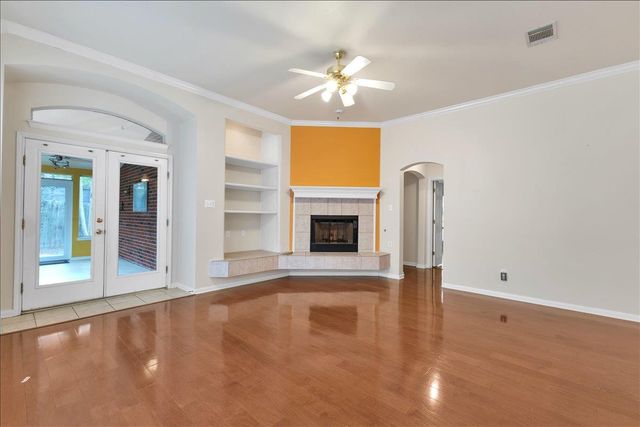 9237 La Siesta BND, Austin, TX 78749