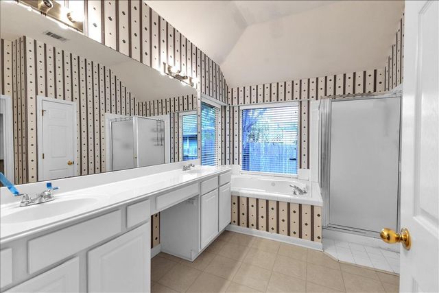 9237 La Siesta BND, Austin, TX 78749