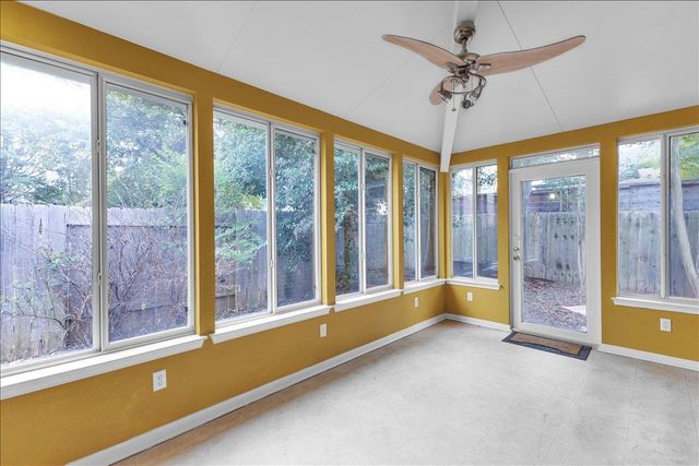 9237 La Siesta BND, Austin, TX 78749