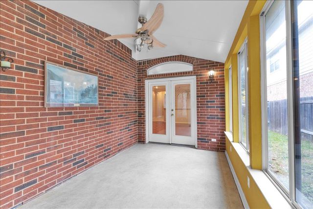 9237 La Siesta BND, Austin, TX 78749