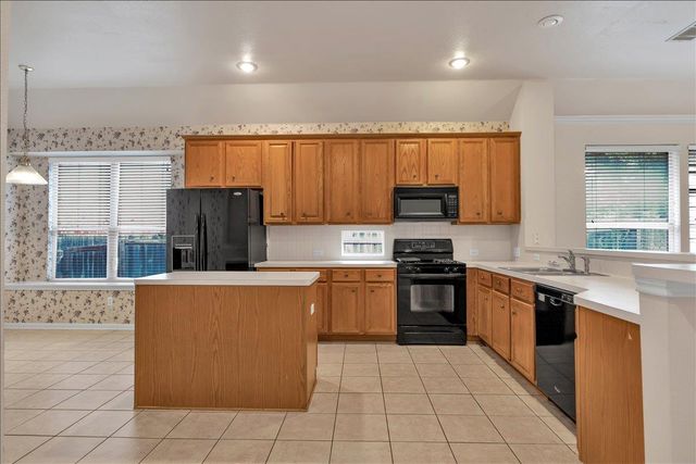 9237 La Siesta BND, Austin, TX 78749