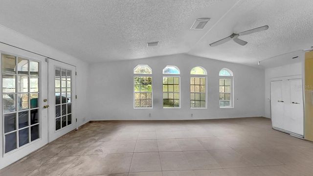 601 8TH COURT SE, Ruskin, FL 33570