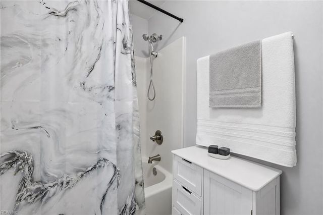 224 Locust ST, Suffolk, VA 23434
