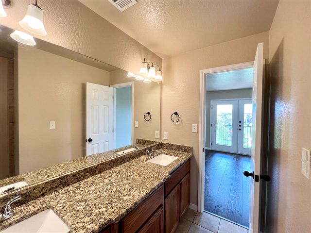 100 Sandstone DR C, Jarrell, TX 76537
