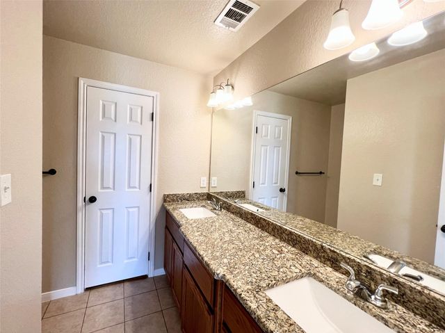 100 Sandstone DR C, Jarrell, TX 76537