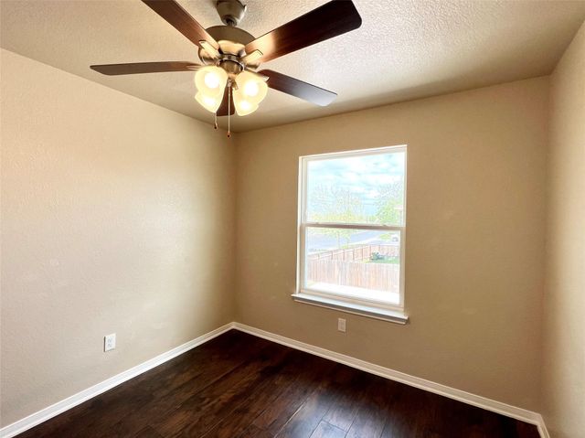 100 Sandstone DR C, Jarrell, TX 76537