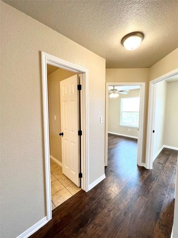 100 Sandstone DR C, Jarrell, TX 76537