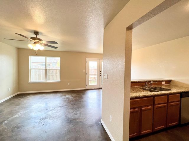 100 Sandstone DR C, Jarrell, TX 76537