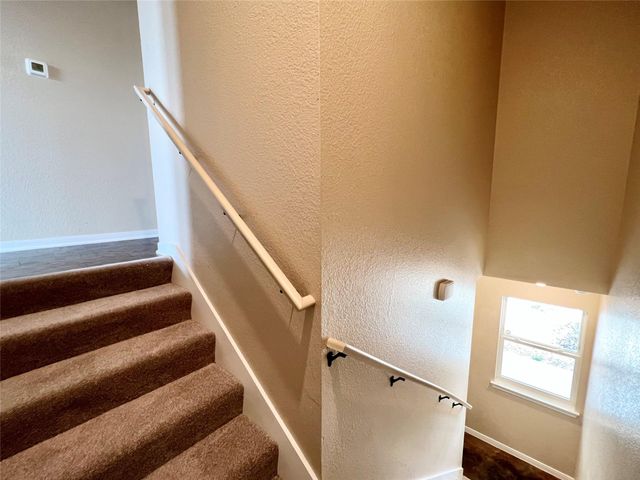 100 Sandstone DR C, Jarrell, TX 76537