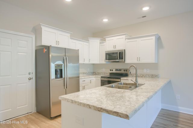 212 Sandpiper Place, Holly Ridge, NC 28445