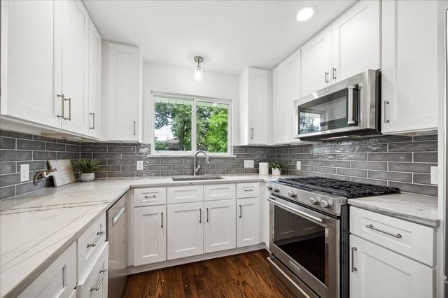 2211 Haverhill Drive, Houston, TX 77008