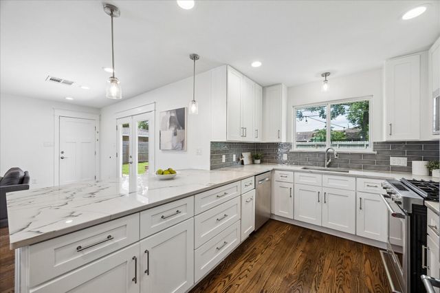 2211 Haverhill Drive, Houston, TX 77008