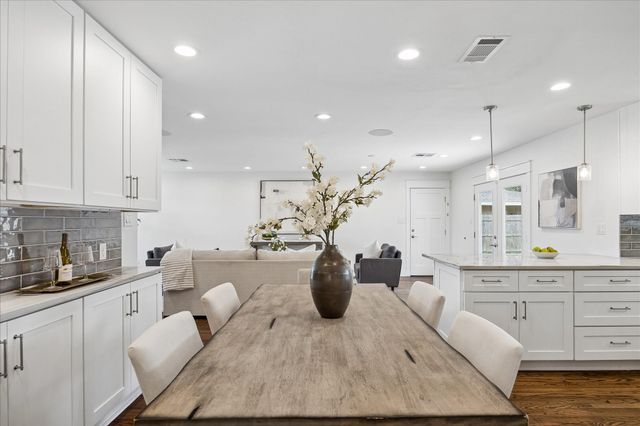 2211 Haverhill Drive, Houston, TX 77008