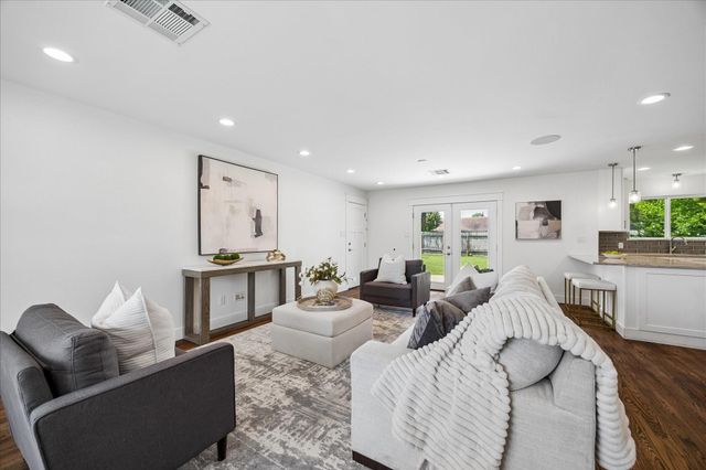 2211 Haverhill Drive, Houston, TX 77008