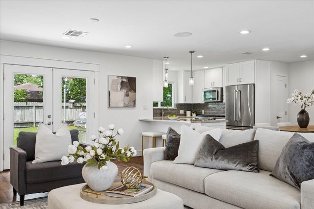 2211 Haverhill Drive, Houston, TX 77008