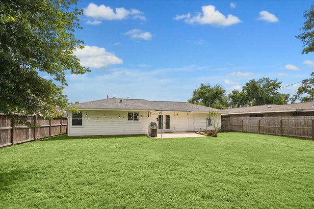 2211 Haverhill Drive, Houston, TX 77008