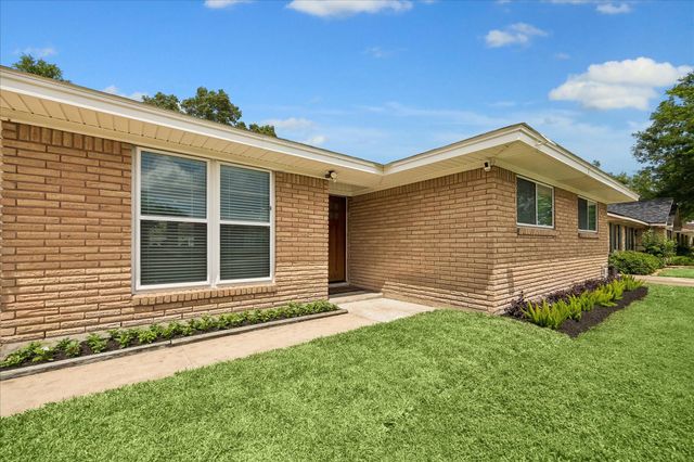 2211 Haverhill Drive, Houston, TX 77008