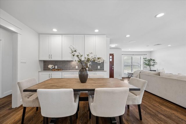 2211 Haverhill Drive, Houston, TX 77008