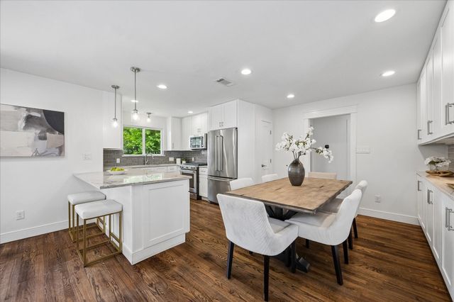 2211 Haverhill Drive, Houston, TX 77008